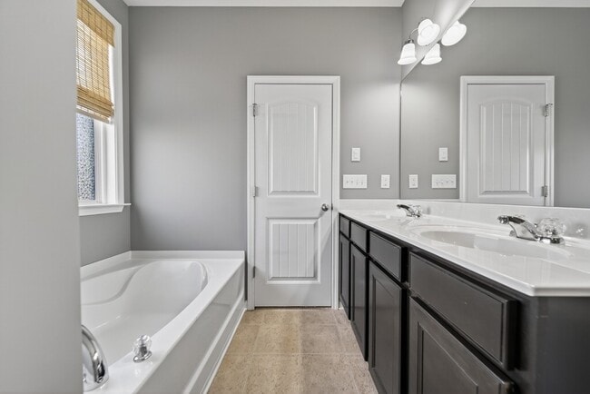 Building Photo - 1300 Riverbirch Way