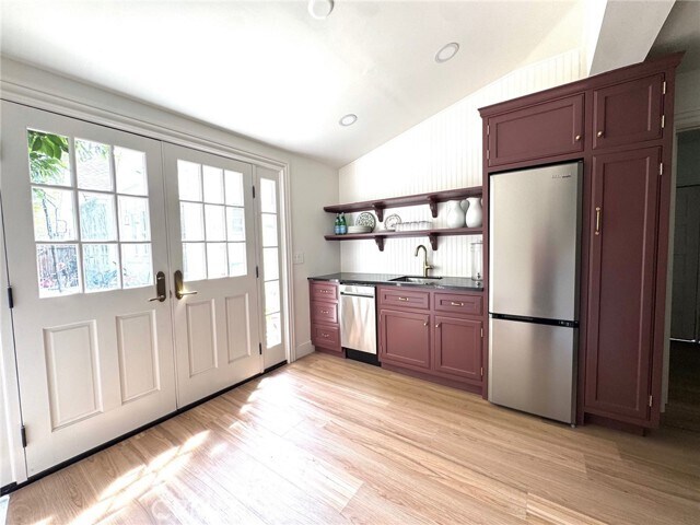 Building Photo - 2421 Heliotrope Dr