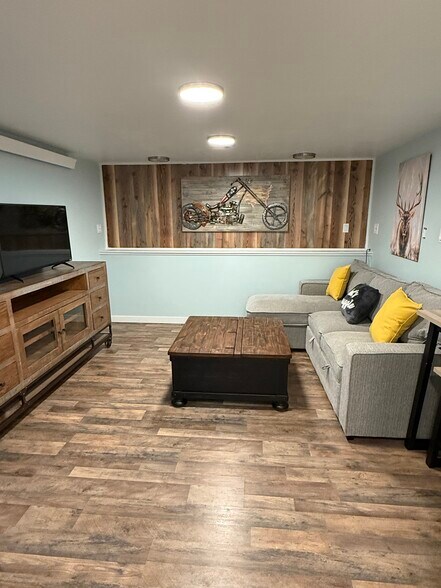 Living room - 18350 Cumbres Rd