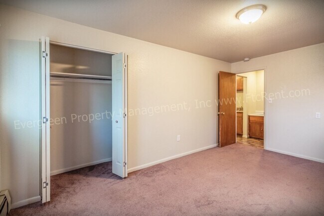 Building Photo - 1301 Burton Ct