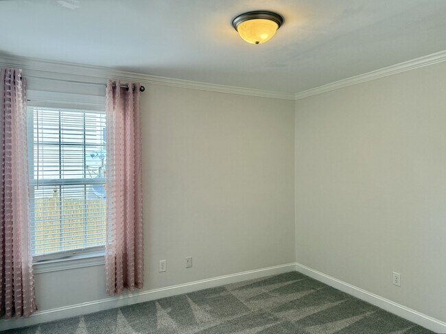 Building Photo - 3721 Stillwood Dr