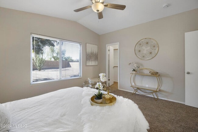 Building Photo - Gorgeous home in Rita Ranch