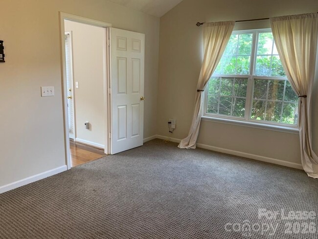 Building Photo - 9731 Elizabeth Townes Ln