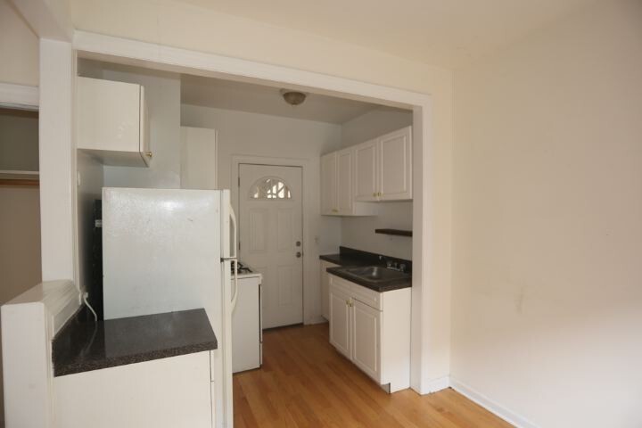Building Photo - 3828.5 N Fremont St