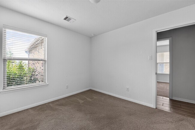 Building Photo - 6014 Wakanda Ln