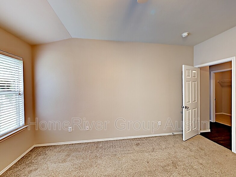 Building Photo - 119 Dove Song Dr
