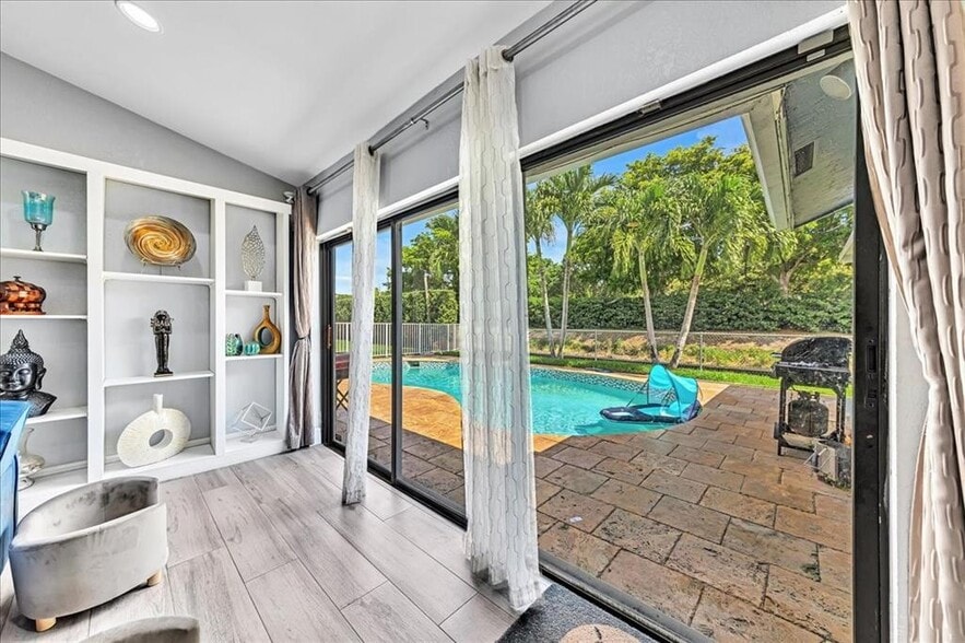 Building Photo - 7491 NW 42nd Ct