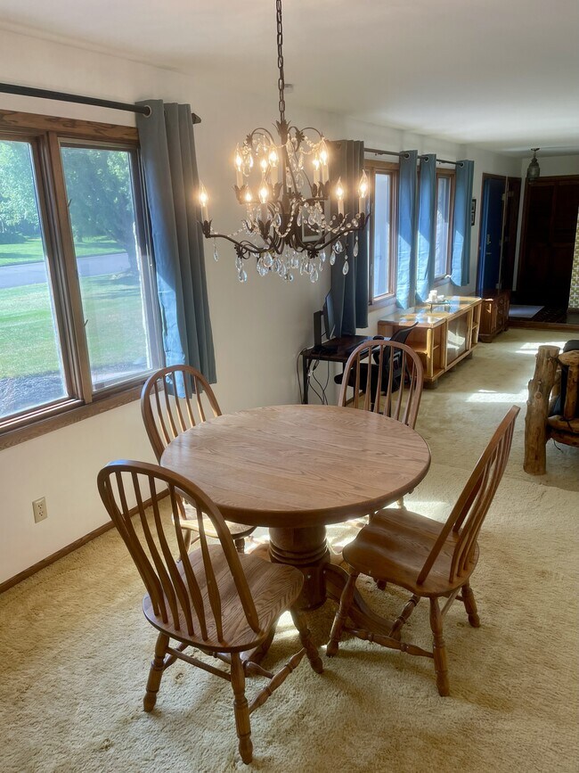 Building Photo - 3604 W Country Club Ln