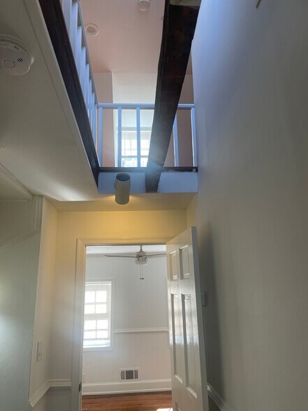 Building Photo - 704 S Bethel St