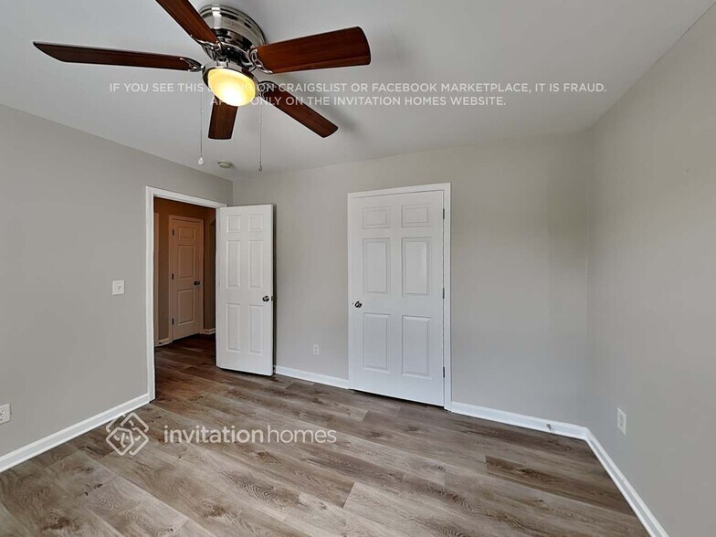 Building Photo - 5000 Buckeye Pl