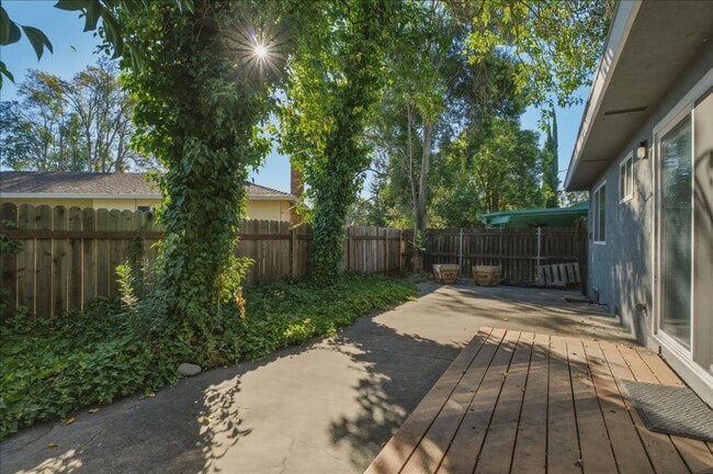 Building Photo - 5121 Earls Ct