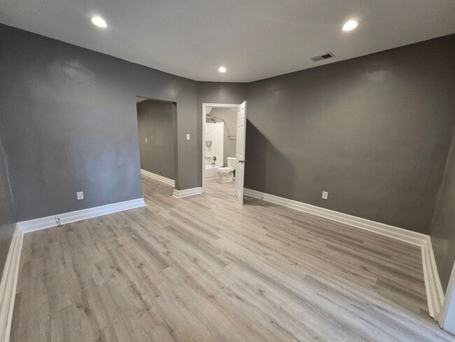 Building Photo - mai920