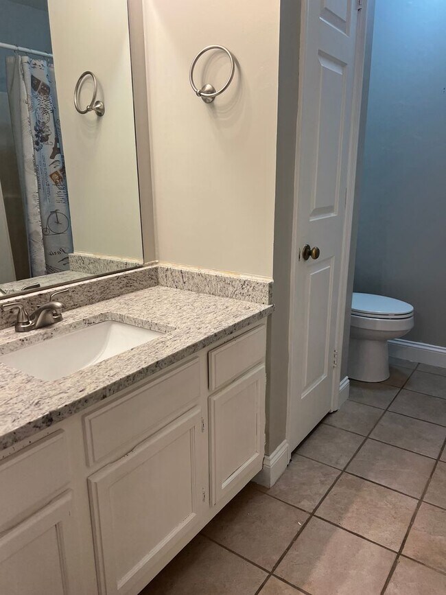 Building Photo - 3-Level End-Unit Townhome Near I-24 & Tanger Outlets – Basement Suite & Community Pool