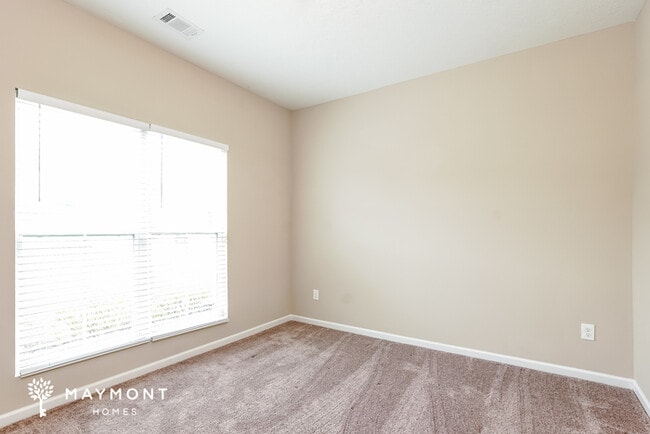 Building Photo - Inviting 3 Bedroom Home