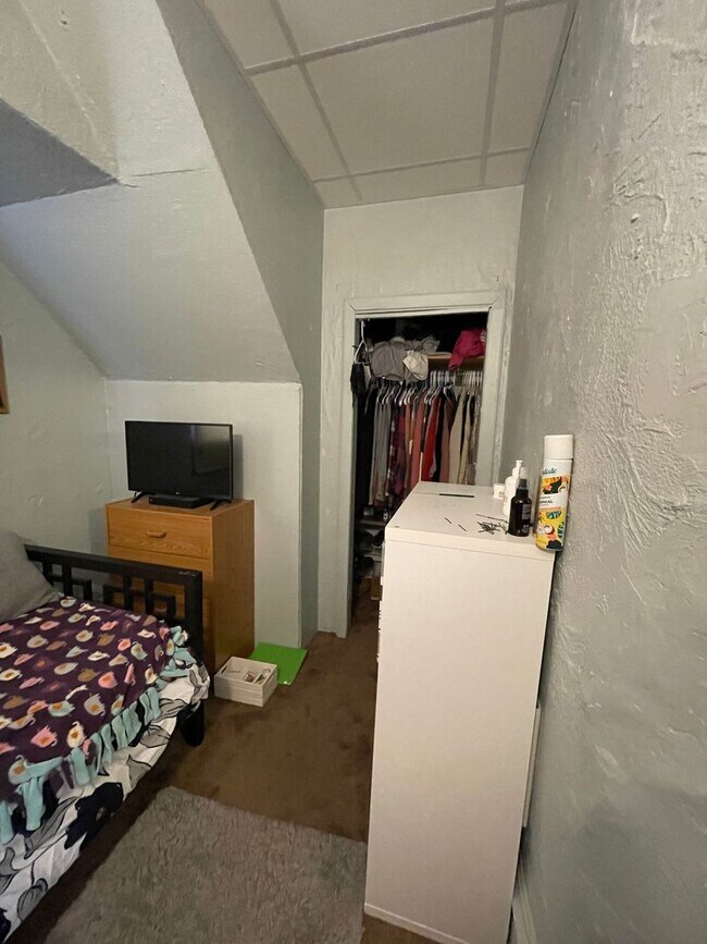 Building Photo - 2 Bedroom Apartment Near UW-La Crosse and ...