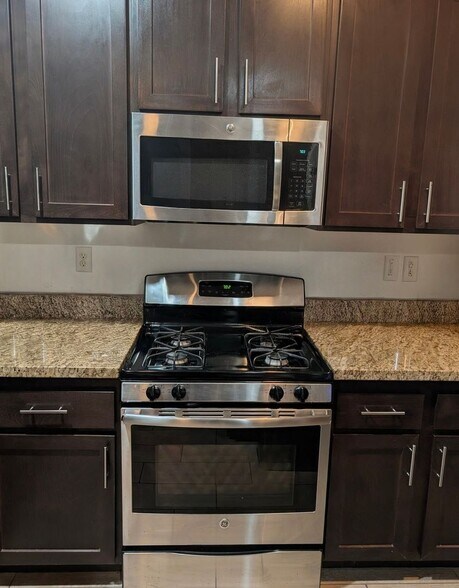 Building Photo - 1901 Jaye Ct