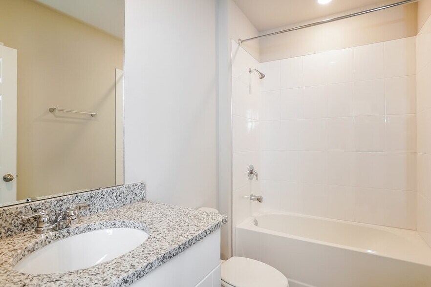 Building Photo - 5284 Sanders Oak Trl