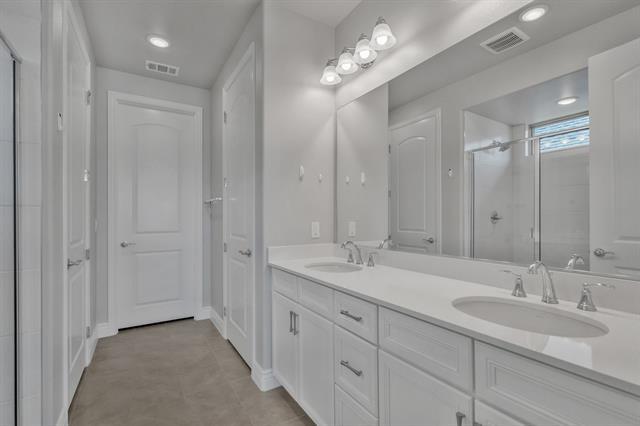 Building Photo - 9529 Windwood Ln