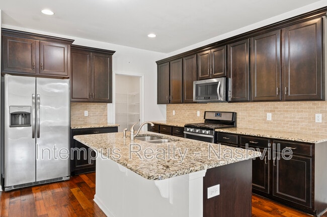 Building Photo - 2637 Miranda Dr