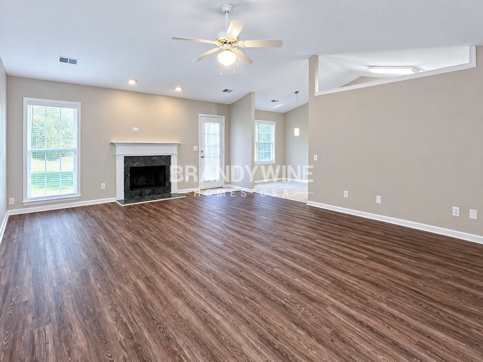 Building Photo - 130 Park Meadows Dr SW