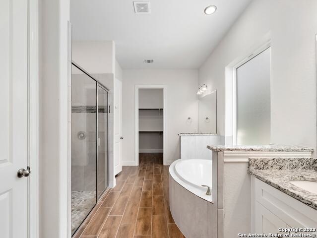 Building Photo - 530 Carriage House