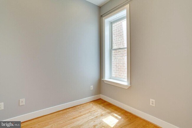 Building Photo - 1320 W St
