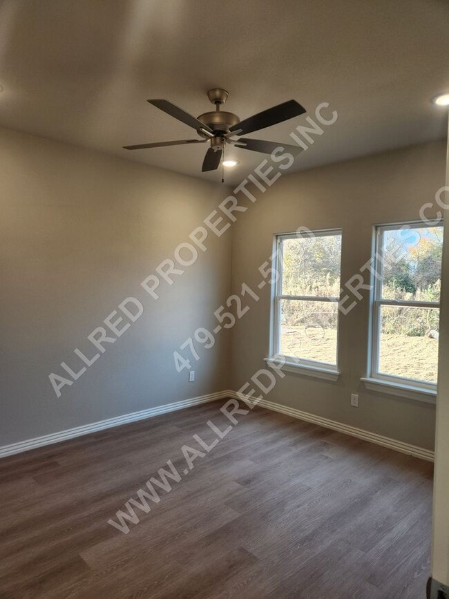 Building Photo - POIGAI ESTATES: BRAND NEW