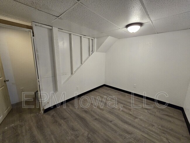 Building Photo - 115 Summit Ave