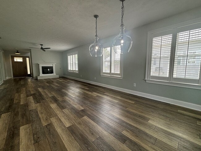 Building Photo - 802 Marvin Ave