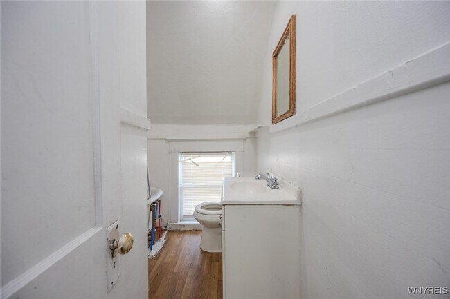 Building Photo - 2146 Genesee St