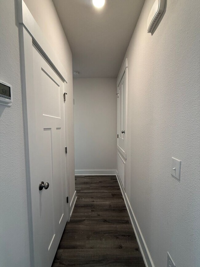 Building Photo - 6124 Cherry Hill Cir