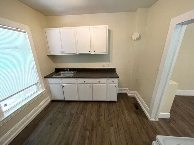 Building Photo - Duplex for rent!