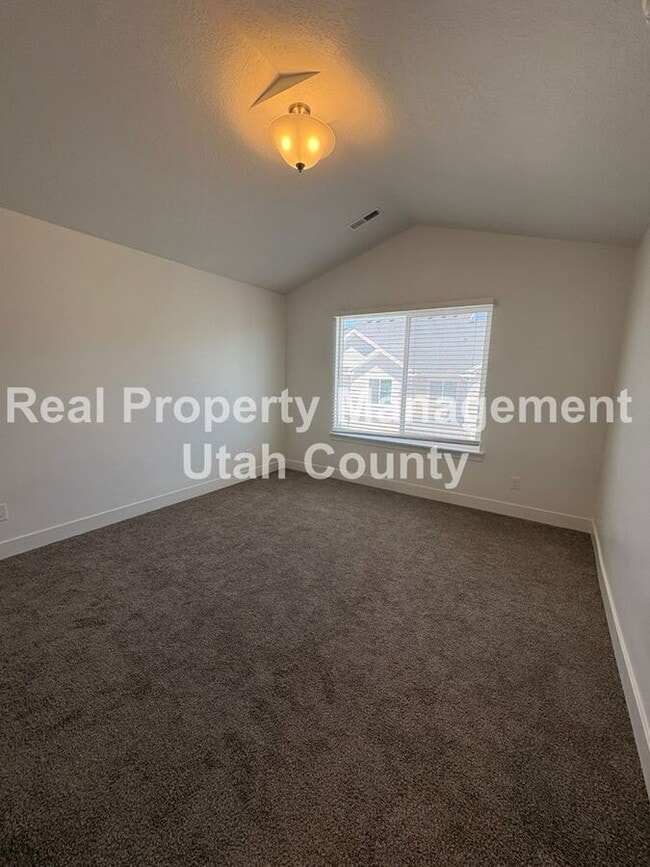 Building Photo - 2034 N 4100 W