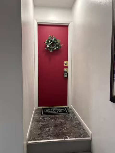 Building Photo - 212 N Main St