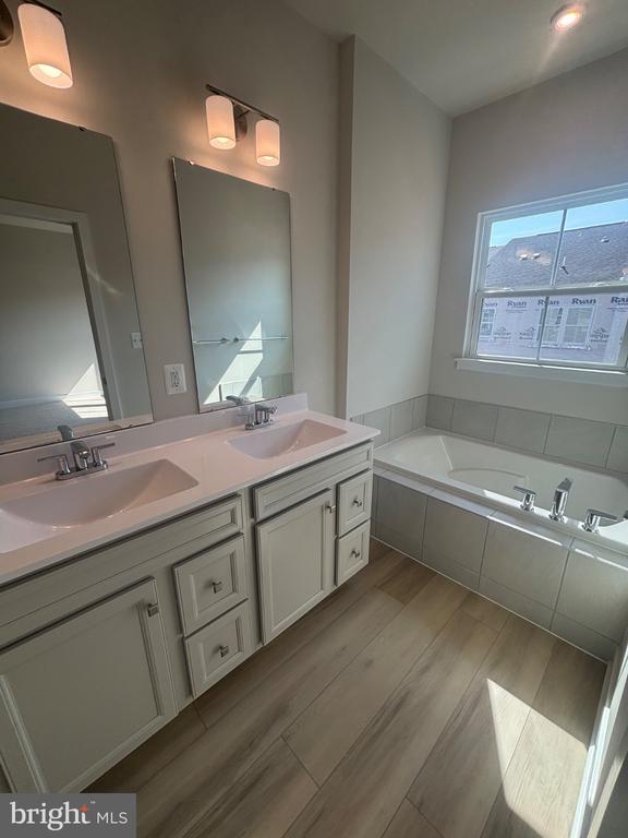 Building Photo - 4362 Southerby Dr