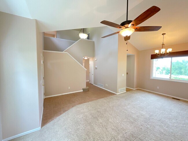 Building Photo - 4 Bedroom Home Available Near Constitution...
