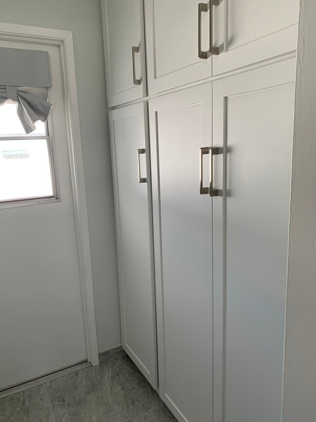 Pantry - 3932 Walgrove Ave