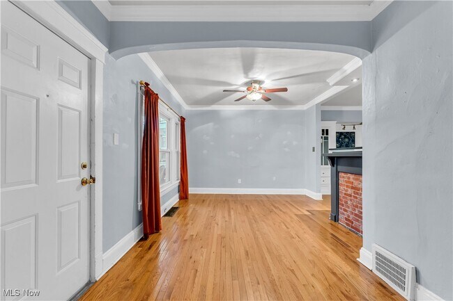 Building Photo - 1289 W 115th St