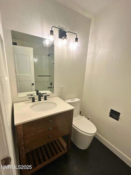 Building Photo - 640 James Ln