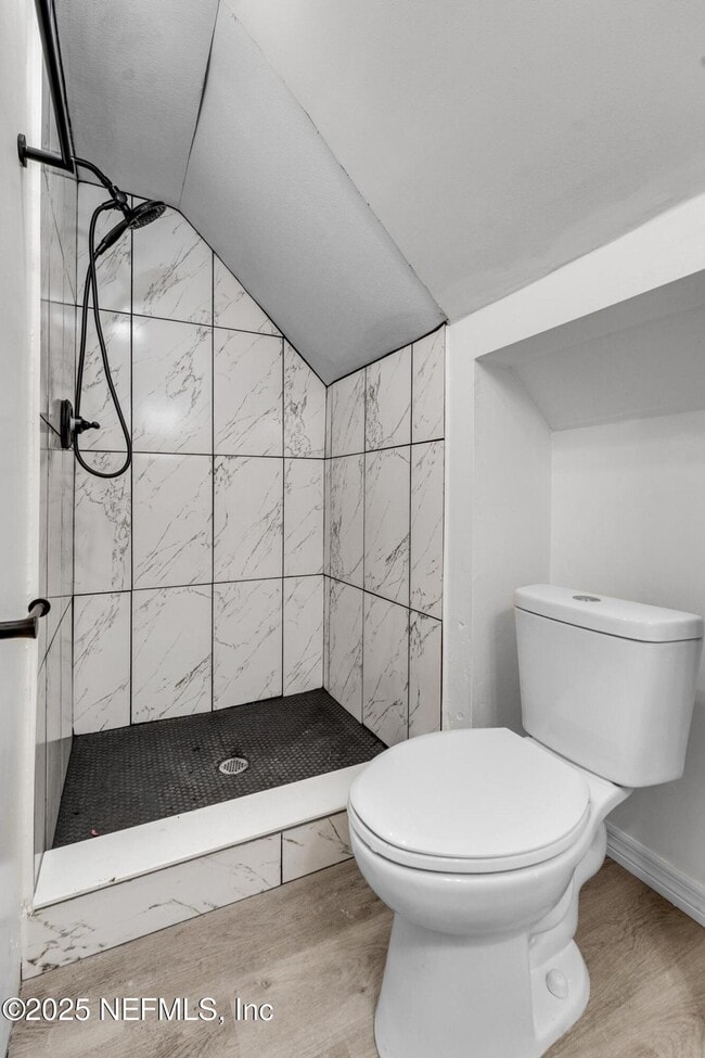 Building Photo - 2811 Myrtis Rd