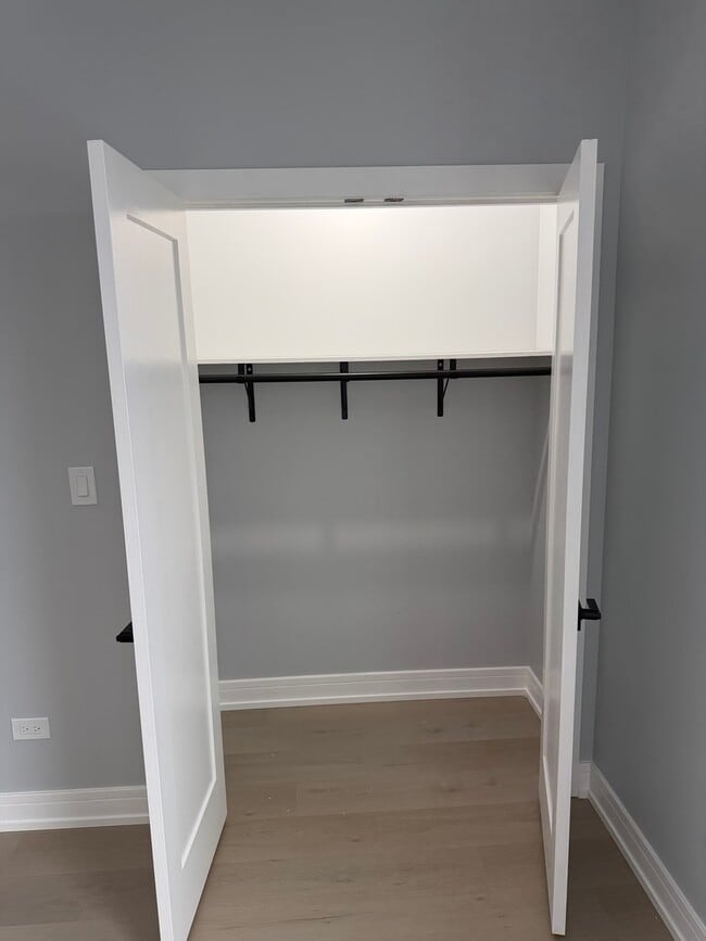 Building Photo - 2622 W Adams St