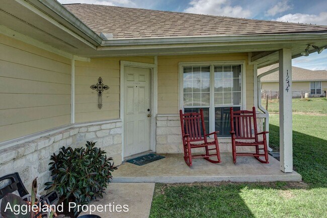 Building Photo - 3 br, 2.5 bath House - 1261 Flying Ace Circle