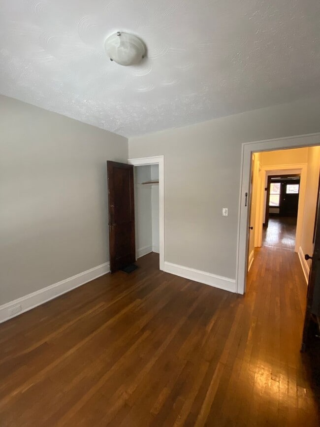 Bedroom - Fairfield Avenue Flats