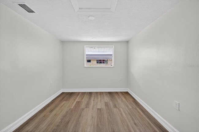 Building Photo - 5419 Oceanic Rd