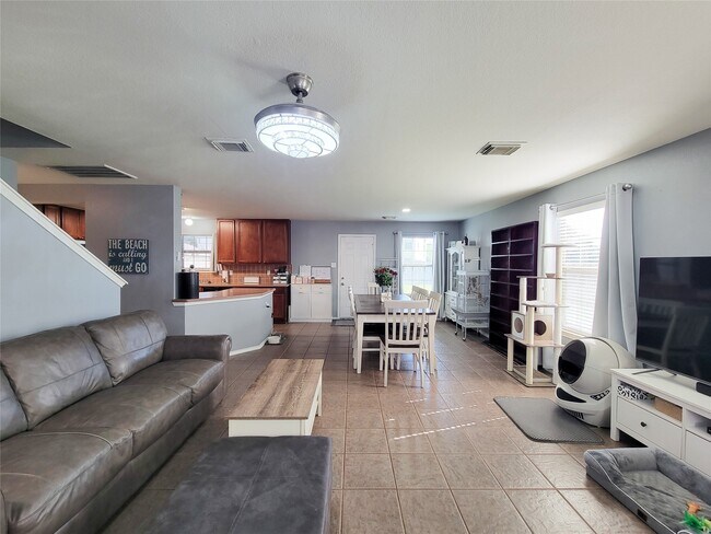 Building Photo - 18235 Valebluff Ln