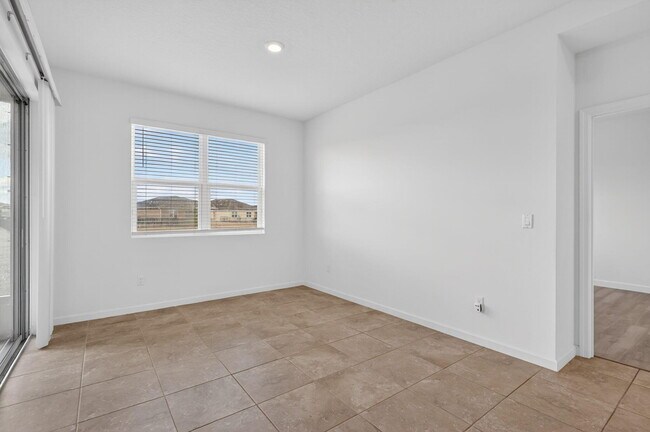 Building Photo - 10552 SW Toren Wy