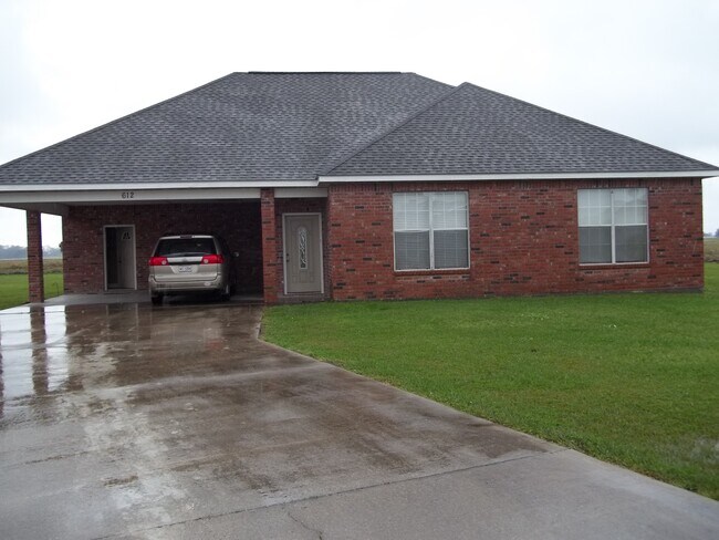 Front View - 612 Quence Dr