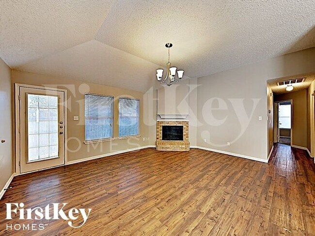 Building Photo - 3955 Cypress Gardens Dr