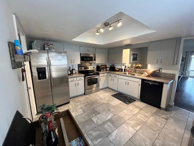 Building Photo - 724 Fortuna Dr