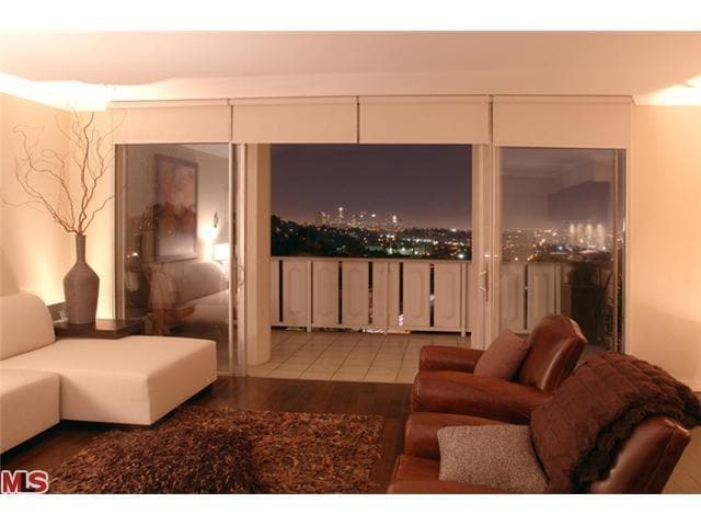 Living - 4411 Los Feliz Blvd